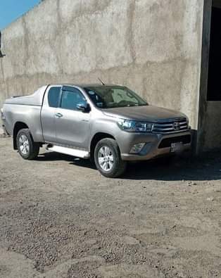 used toyota hilux