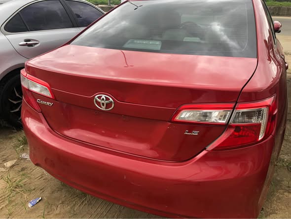 A picture of Toyota Camry foreign used distressed sale price 13 7m call