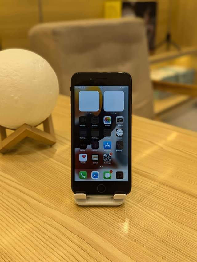 A picture of Iphone 7 plus gb128