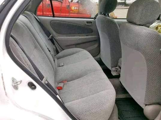 A picture of Toyota Corolla 2000 09061825415