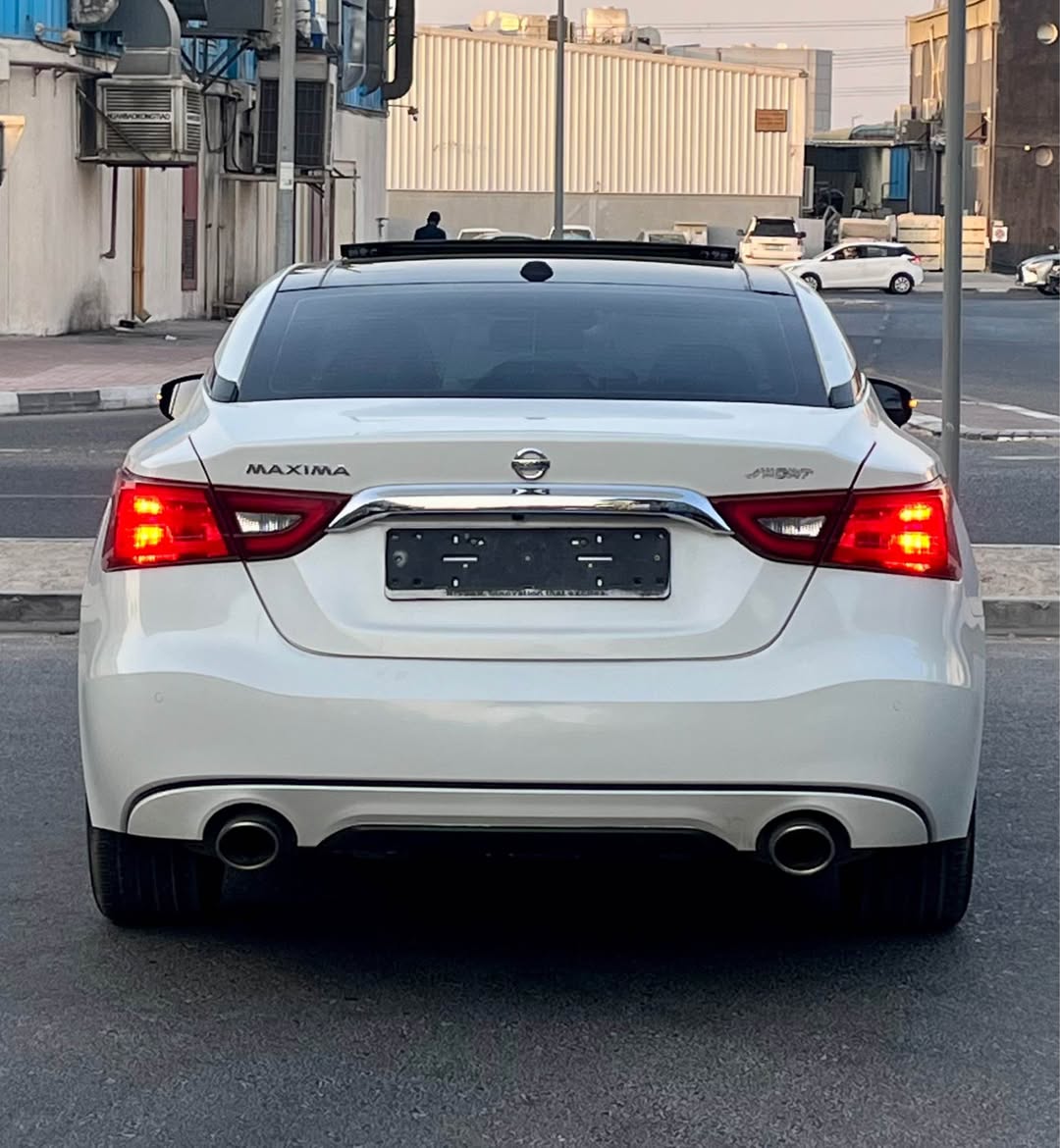 A picture of 2016 Nissan Maxima full option contact no 0563819795