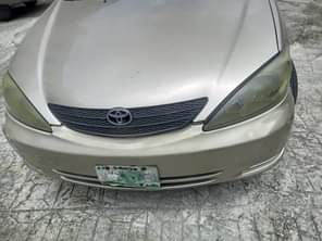 A picture of V6 Toyota Camry SE engine and gear perfectly fine interio