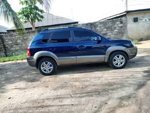 A picture of 2007 Hyundai Tucson with zero fuel consumption with 4plugs silent