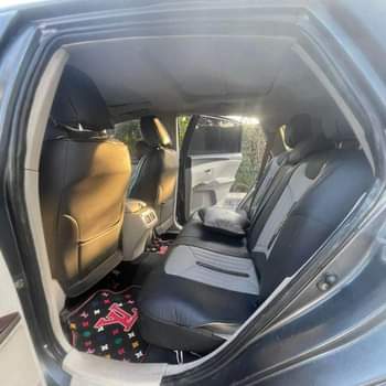 A picture of Toks Grade venza 2011 pano roof thumbstart navigation