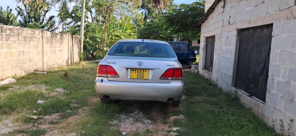 A picture of Toyota crown