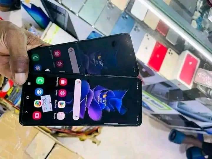 A picture of SAMSUNG Z FLIP 3 128GB 12GB RAM Fingerprint face recognition