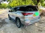 A picture of TOYOTA FORTUNER