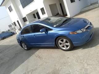 A picture of 2007 Honda civic irobort available 1 9million