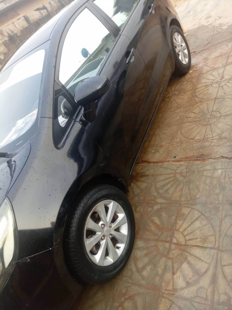 A picture of OWNER NEED MONEY Clean 2013 KiA RiO ENGINE MANUAL GEAR