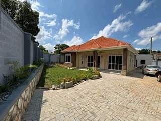 A picture of 4 bedroom Bungalow house for sale in kisaasi Kampala Uganda