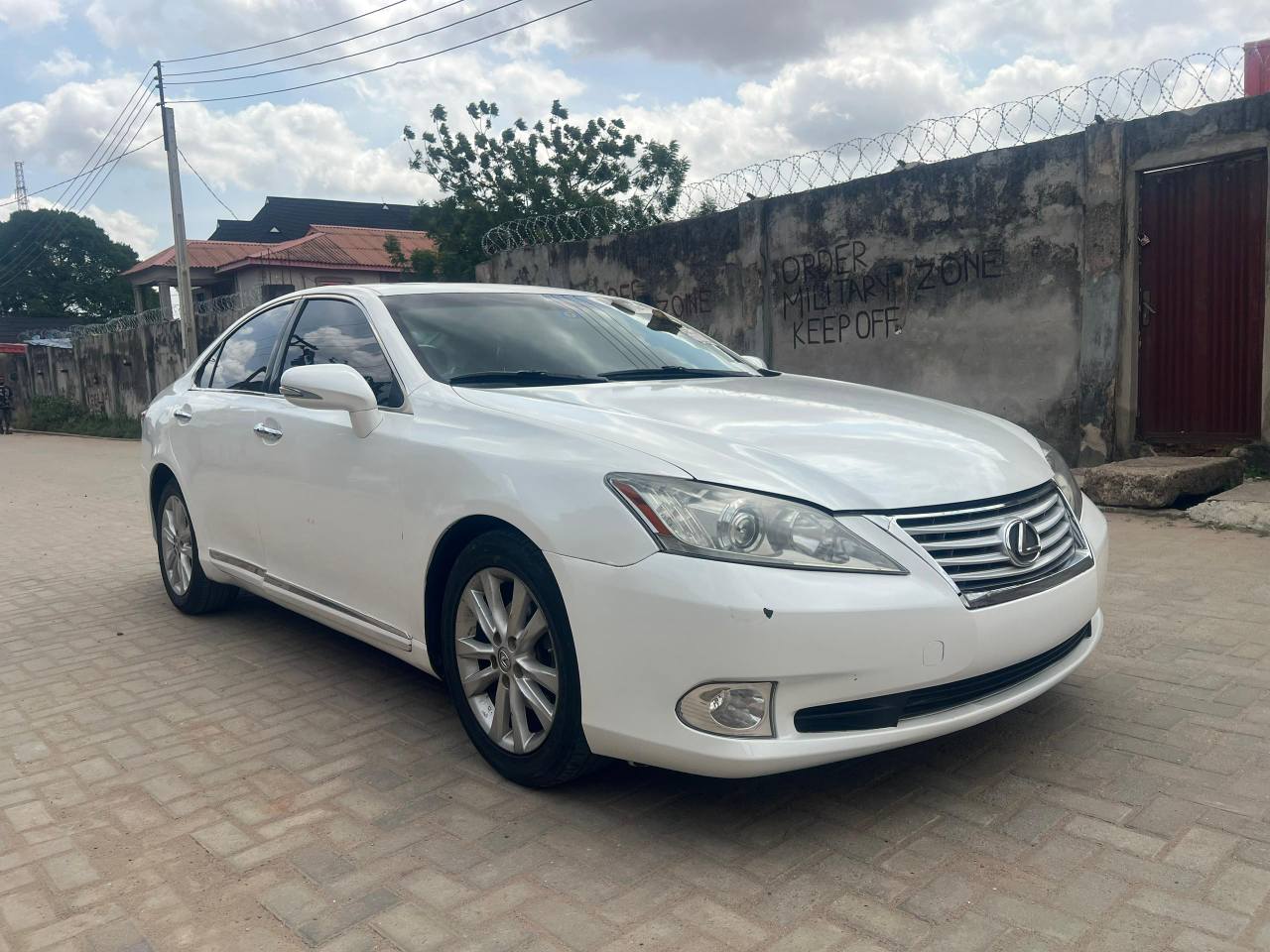 A picture of Unregistered lexus Es350 2011 09033738897