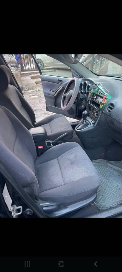 A picture of Awoof Toyota Pontiac Vibe 2004