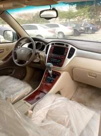 A picture of Toyota Highlander 06