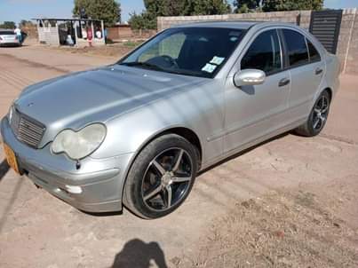 classifieds/cars mercedes