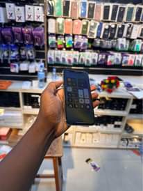 A picture of Iphone x gb64