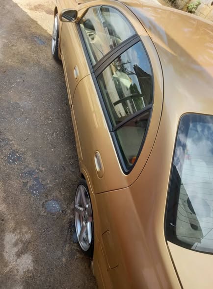 nissan almera
