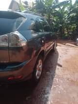 A picture of Very clean and sound Lexus RX330 005 model