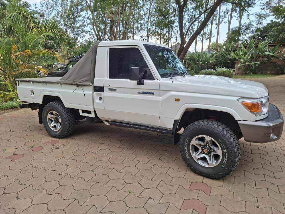 A picture of TOYOTA LANDCRUISER PICK UP