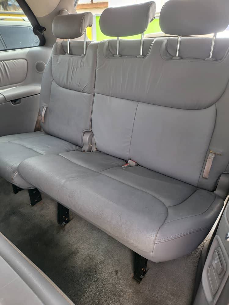 A picture of 8 5m last toks 2005 Toyota Sienna XLE