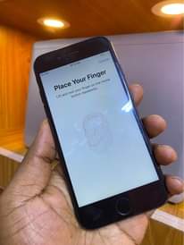 A picture of Iphone 7g 128gb