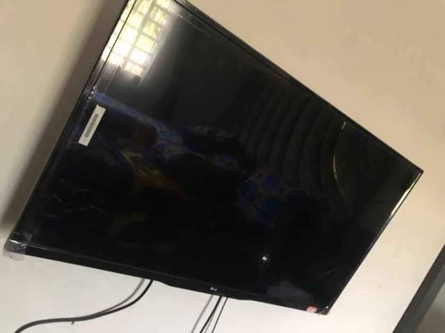 A picture of LG LED TV 43 inches