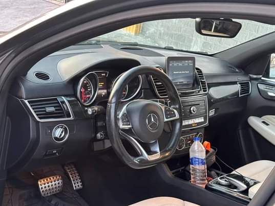 A picture of Few months registered 2019 GLE43 AMG BITURBO thumbstart Navigation system