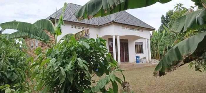 A picture of Country home at Busiika