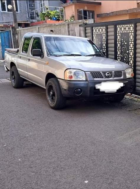 nissan navara