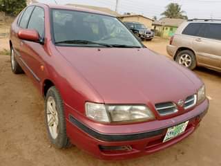 A picture of Nissan premera