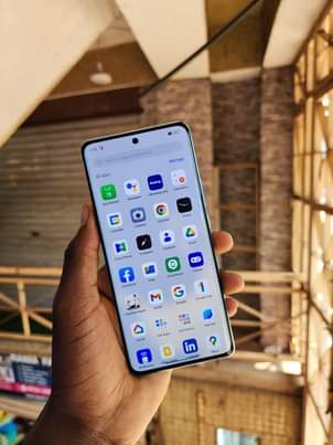 A picture of Oppo reno10 5G 256GB 12GB ram