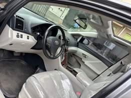 A picture of GOOD DEAL TOYOTA VENZA XLE 2010 TOKS STANDARD FULLEST OPTION