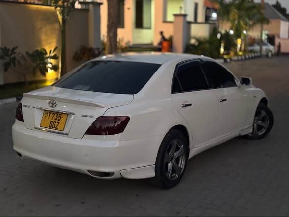 A picture of Toyota Mark X 0716240462