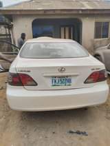 A picture of Lexus ES