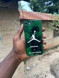 A picture of iPhone 8plain