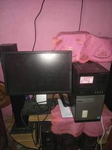A picture of Dell deckstop