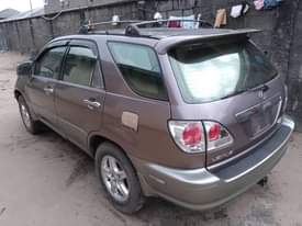 A picture of Lexus Rx 300