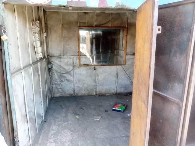 shops