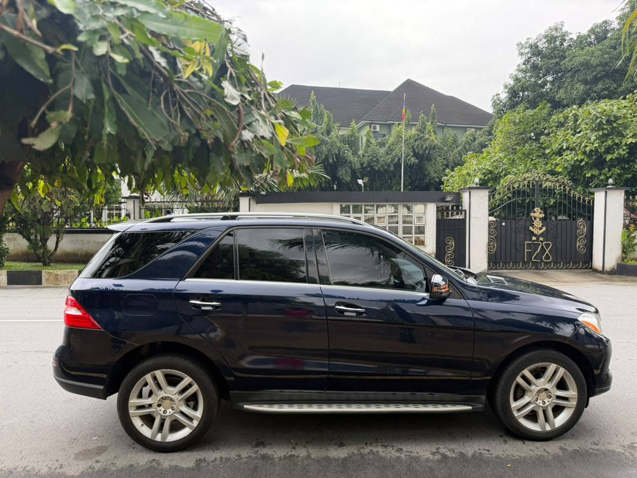 A picture of Foreign Used 2015 Mercedes Benz ML350