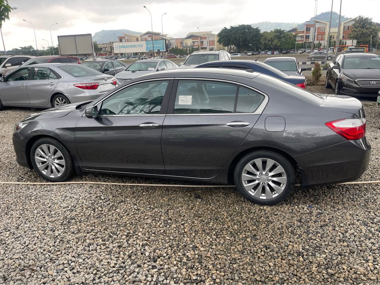 A picture of 2014 Honda Accord in good condition all components works great