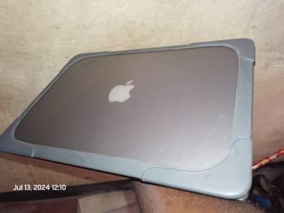 A picture of MacBook Air 2017 inauzwa bei ya kutupa 0767331111