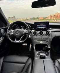 A picture of Mercedes Benz C400