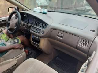 A picture of 2003 Toyota Sienna Le