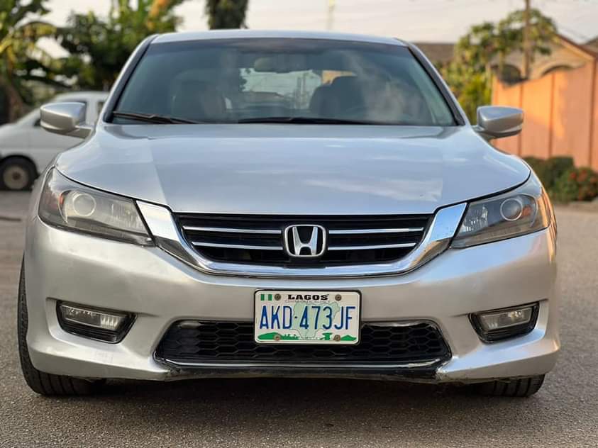 A picture of CLEAN USE HONDA 2014