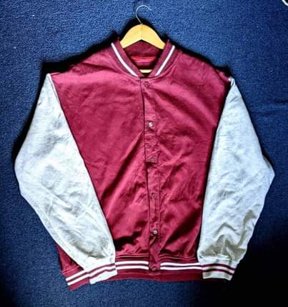 A picture of College jacket six batan