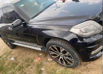 A picture of 2010 Benz 2010 Sedan
