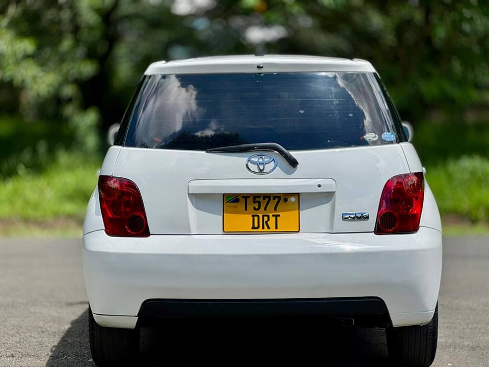 A picture of Toyota Ist Cc1290 Year 2005 Fuel Petrol Full AC Price