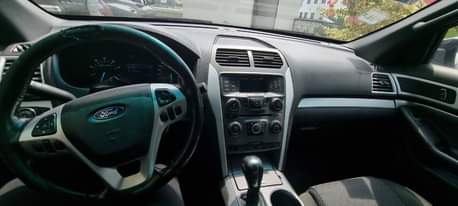 A picture of Ford explorer