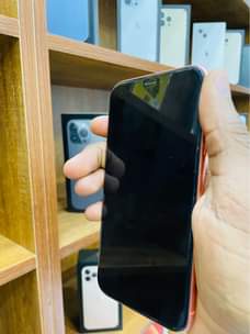 A picture of iPhone XR 64gb no Face ID