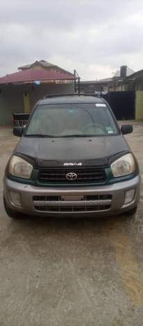 A picture of 2003 Toyata Rav4 2003