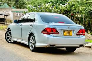 A picture of TOYOTA CROWN NEW MODEL GOOD NEW FOR SELL 27M OR